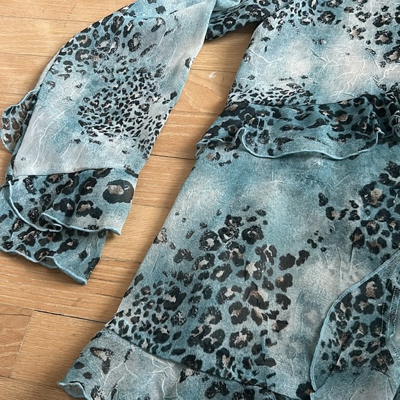 Women’s sheer top - Picture 2 of 3